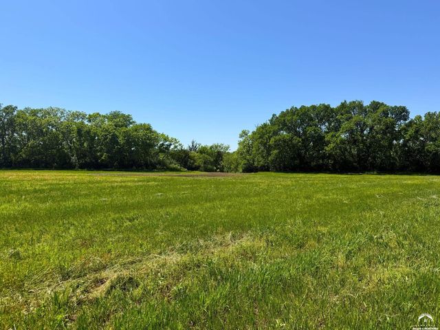 980 SE Stanley Rd, Tecumseh, KS 66542