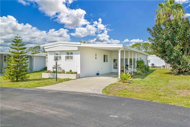 134 Lexington Ave, Fort Myers, FL 33908