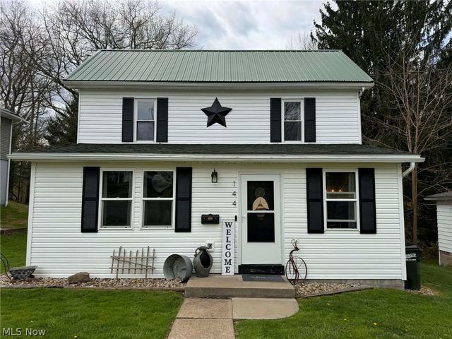 144 2nd St SE, Carrollton, OH 44615
