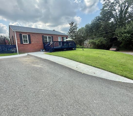 2712 James Dr #2, Alexandria, VA 22303