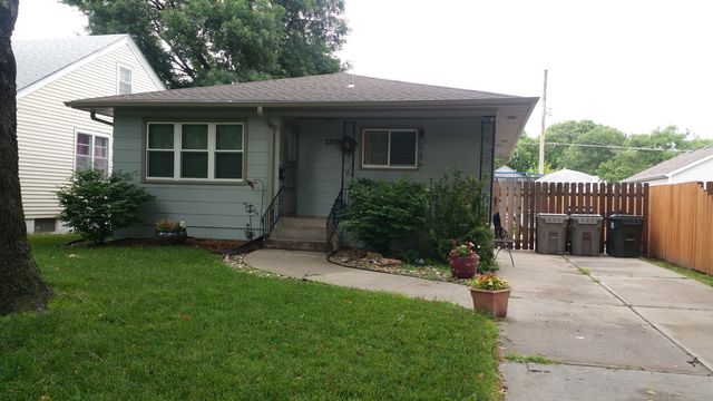 2307 Grand Island Ave, Grand Island, NE 68803