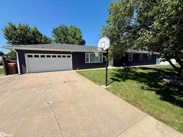 328 E  7th St, Glidden, IA 51443