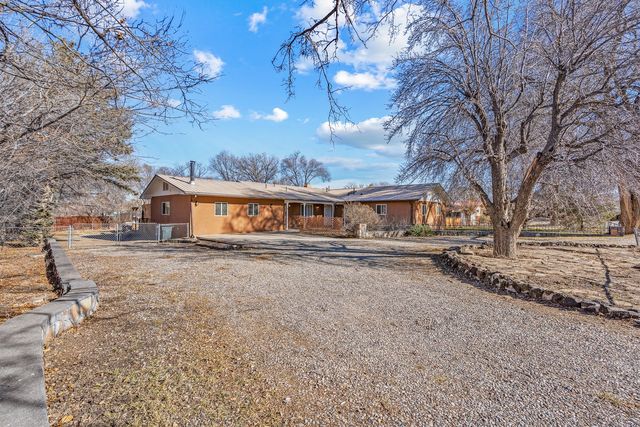 5 Walnut Loop, Espanola, NM 87532