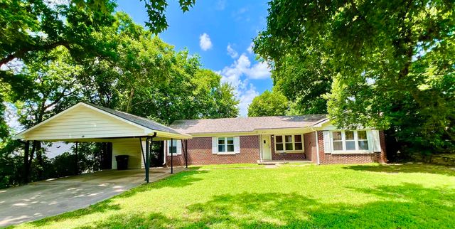 607 N  9th St, Arkansas City, KS 67005