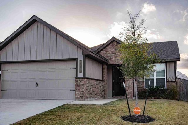 10616 Natural Pond Rd, College Station, TX 77845