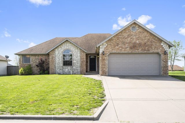 300 East Cypress Street, Clever, MO 65631