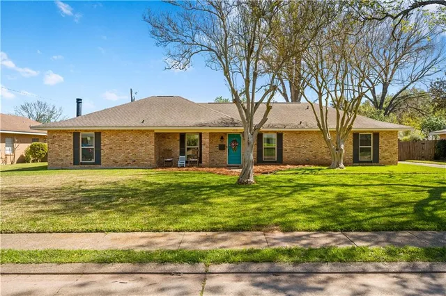 403 Ridgewood Blvd, Alexandria, LA 71303