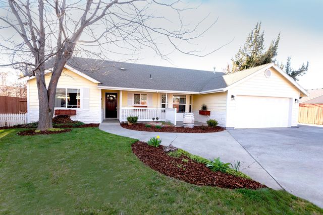 2361 NW 19th St, Redmond, OR 97756