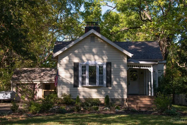 94 W  Sharon Rd, Cincinnati, OH 45246