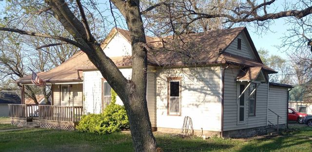 810 Calhoun St, Marysville, KS 66508