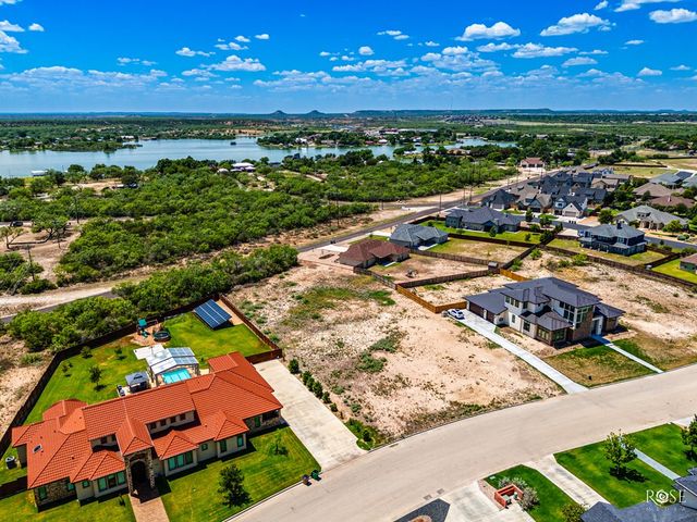 1737 Overhill Dr #27, San Angelo, TX 76904