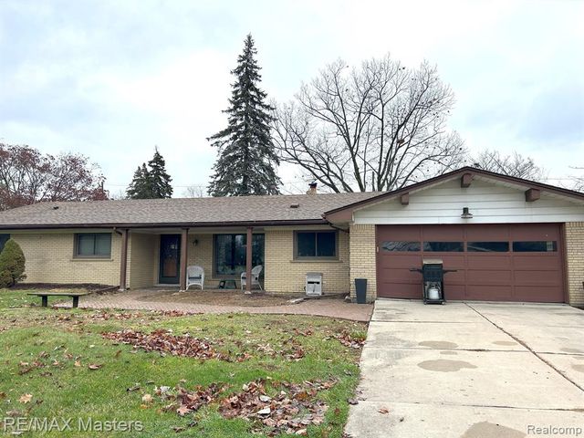 28645 Southpointe Rd, Grosse Ile, MI 48138