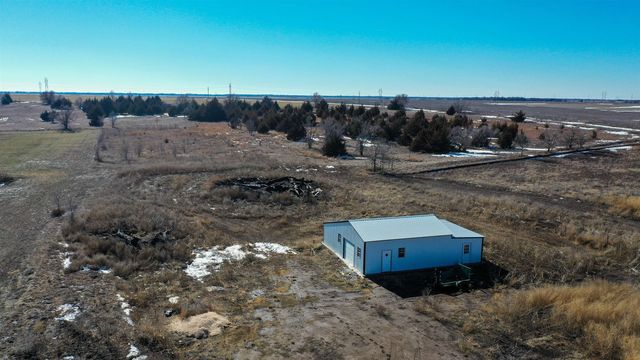 641 NW 40th Rd, Great Bend, KS 67530