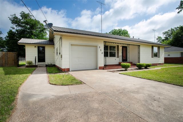 210 W  Kansas St, Van, TX 75790