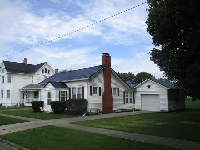 53 W  High St, Frankfort, OH 45628