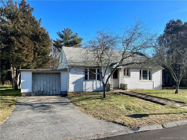 31 Tiffany Ave, Waterford, CT 06385