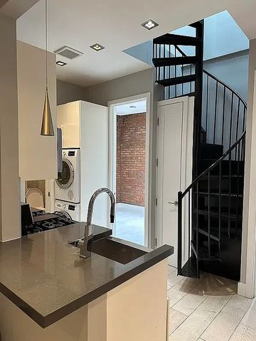 111 E  119th St #5B, New York, NY 10035