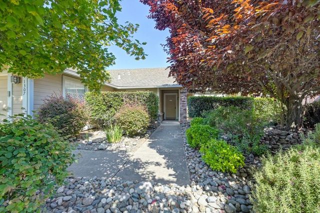 1307 Plymouth Ct, Roseville, CA 95747
