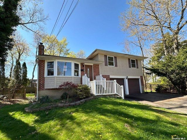 4 Hayfield Court, Commack, NY 11725