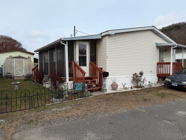 16 3rd Street, Beacon Falls, CT 06403