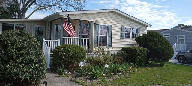 1661-345 Old Country, Riverhead, NY 11901