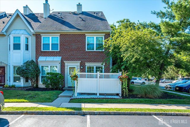 73 Goodwin Dr, North Brunswick, NJ 08902