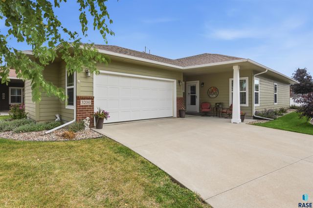 3200 S  Sandlot Ave, Sioux Falls, SD 57110