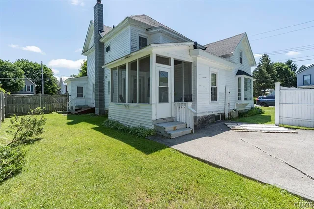 126 S  Rutland St, Watertown, NY 13601