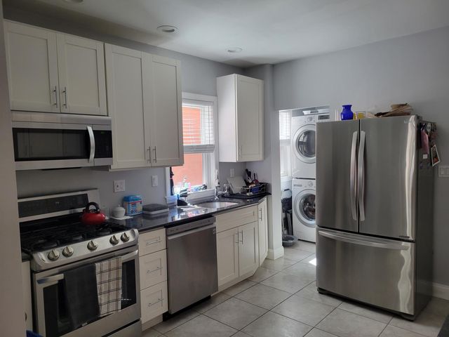 6 Peirce Ave, Everett, MA 02149