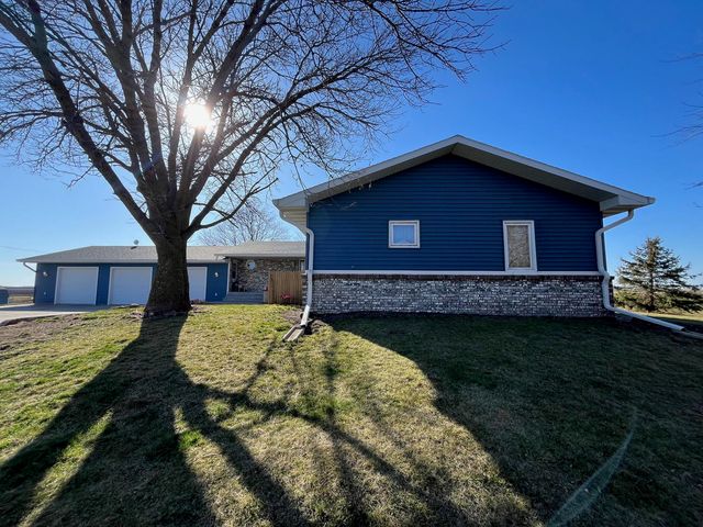 4903 430th Ave, Curlew, IA 50527