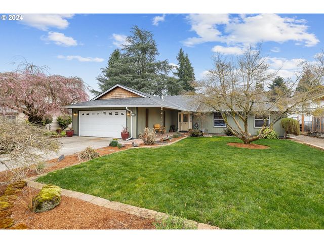 530 S  Holly St, Canby, OR 97013