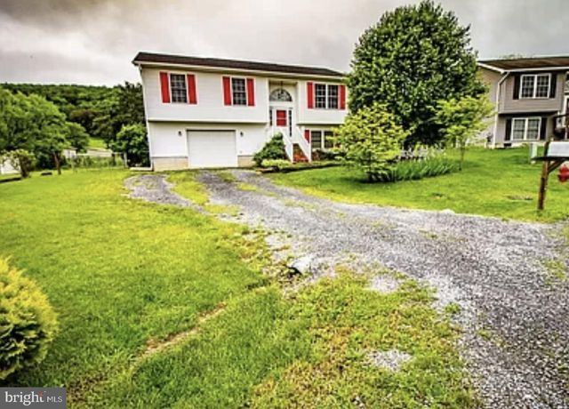 150 Mulberry Ln, Wardensville, WV 26851