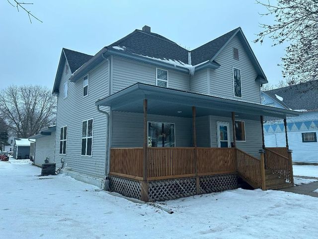 318 S  7th St, Montevideo, MN 56265