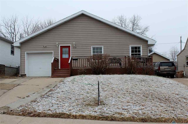 1113 S  Van Eps Ave, Sioux Falls, SD 57105
