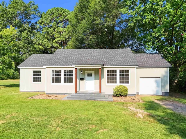 707 N  West St, Morrilton, AR 72110
