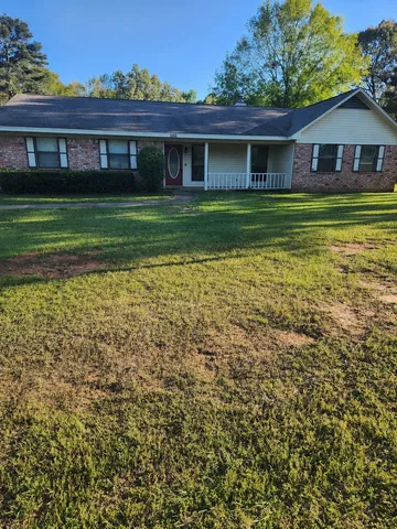 386 Country Club Cir, Minden, LA 71055