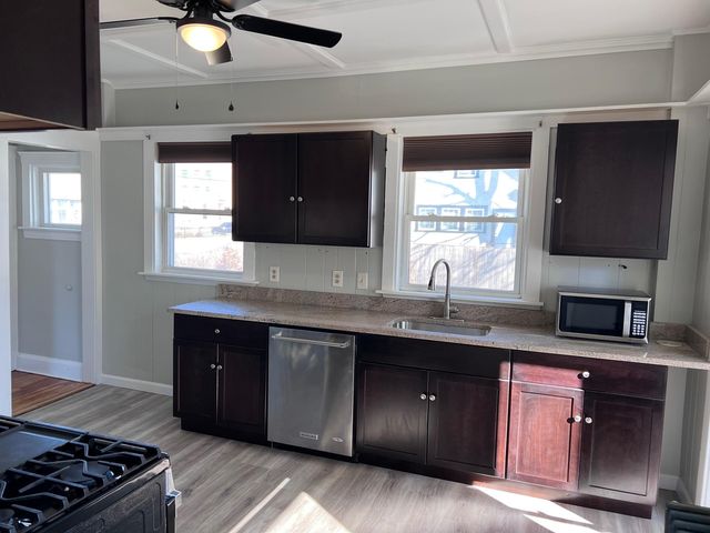 121 Oakland St, Mansfield, MA 02048