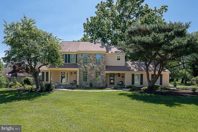1748 Burgoyne Rd, Wayne, PA 19087