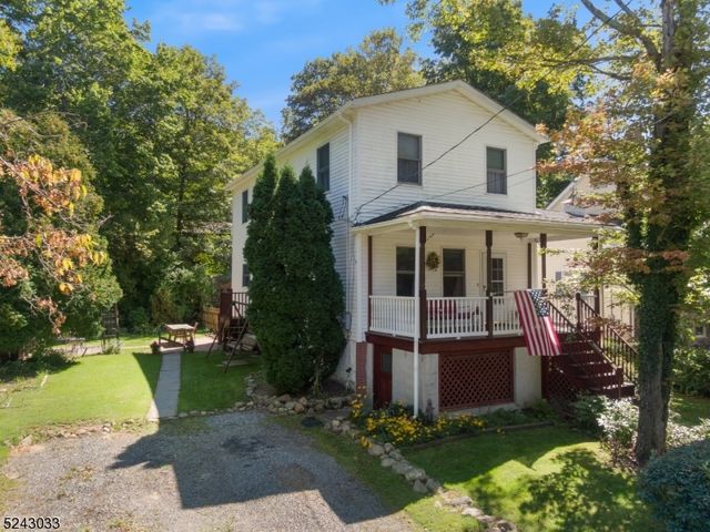 17 Alabama Ave, Lake Hopatcong, NJ 07849