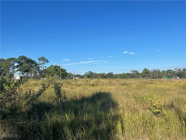 1083 Rainbow Blvd, Labelle, FL 33935