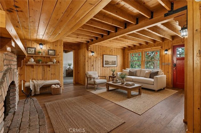 349 Golf Course Rd, Lake Arrowhead, CA 92352