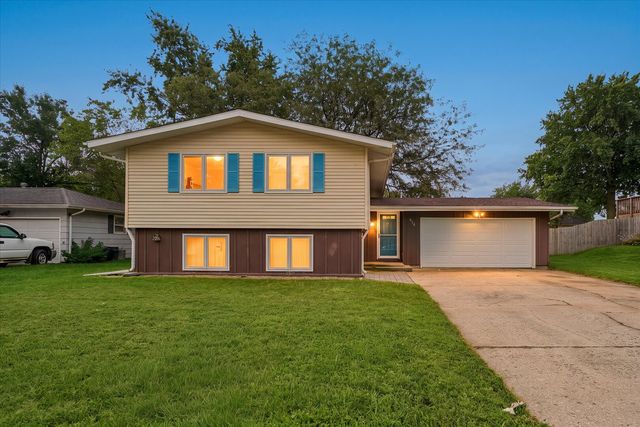 814 Pinecrest Dr, Rantoul, IL 61866