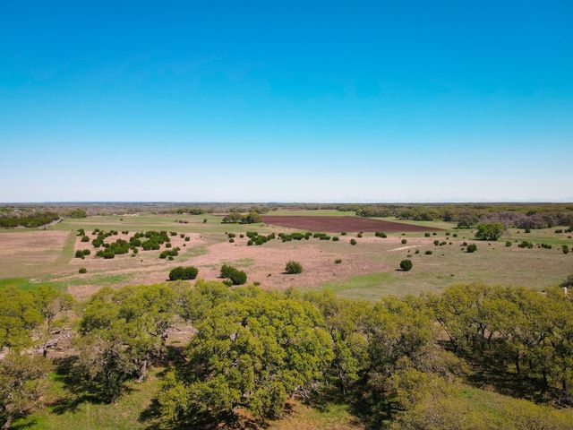 129 Red Stag Ct, Lampasas, TX 76550