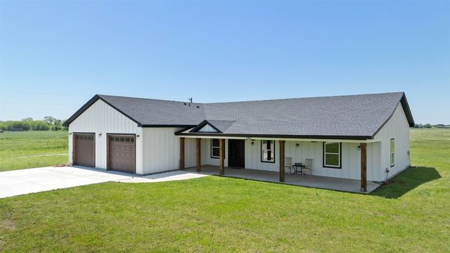 1355 Triangle Rd, Valley View, TX 76272