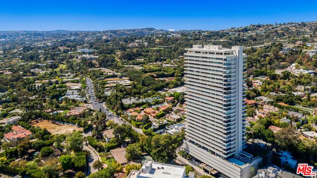 9255 Doheny Rd #1006, West Hollywood, CA 90069