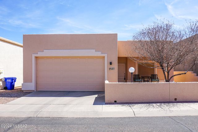 251 S  Meadowood Ln, Sierra Vista, AZ 85635