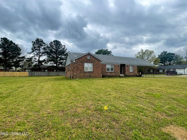2604 Susie Ln, Horn Lake, MS 38637
