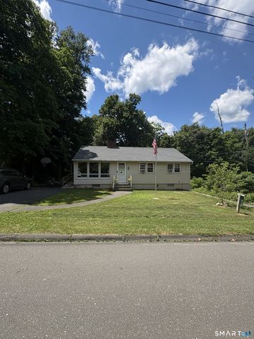 16 Pine Street, Sandy Hook, CT 06482
