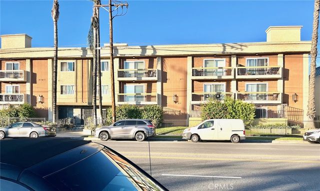 20327 Saticoy St #304, Winnetka, CA 91306