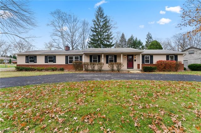 360 Glenview Rd, Canfield, OH 44406